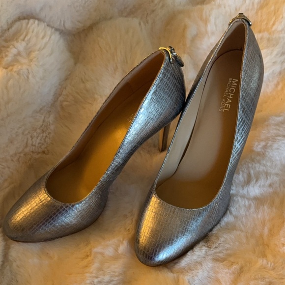 Michael Kors Antoinette pumps - Picture 1 of 4